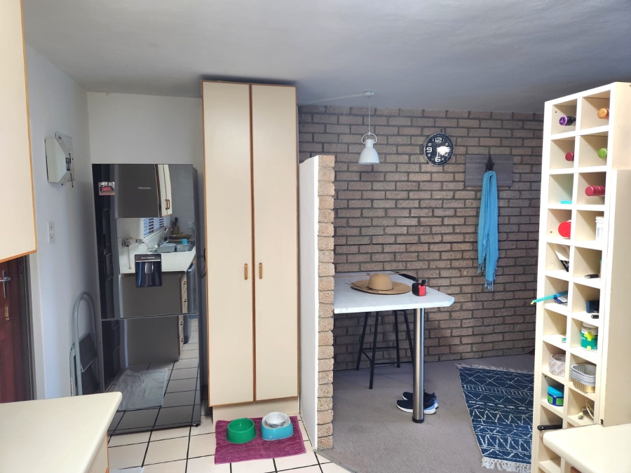 4 Bedroom Property for Sale in Hartenbos Heuwels Western Cape